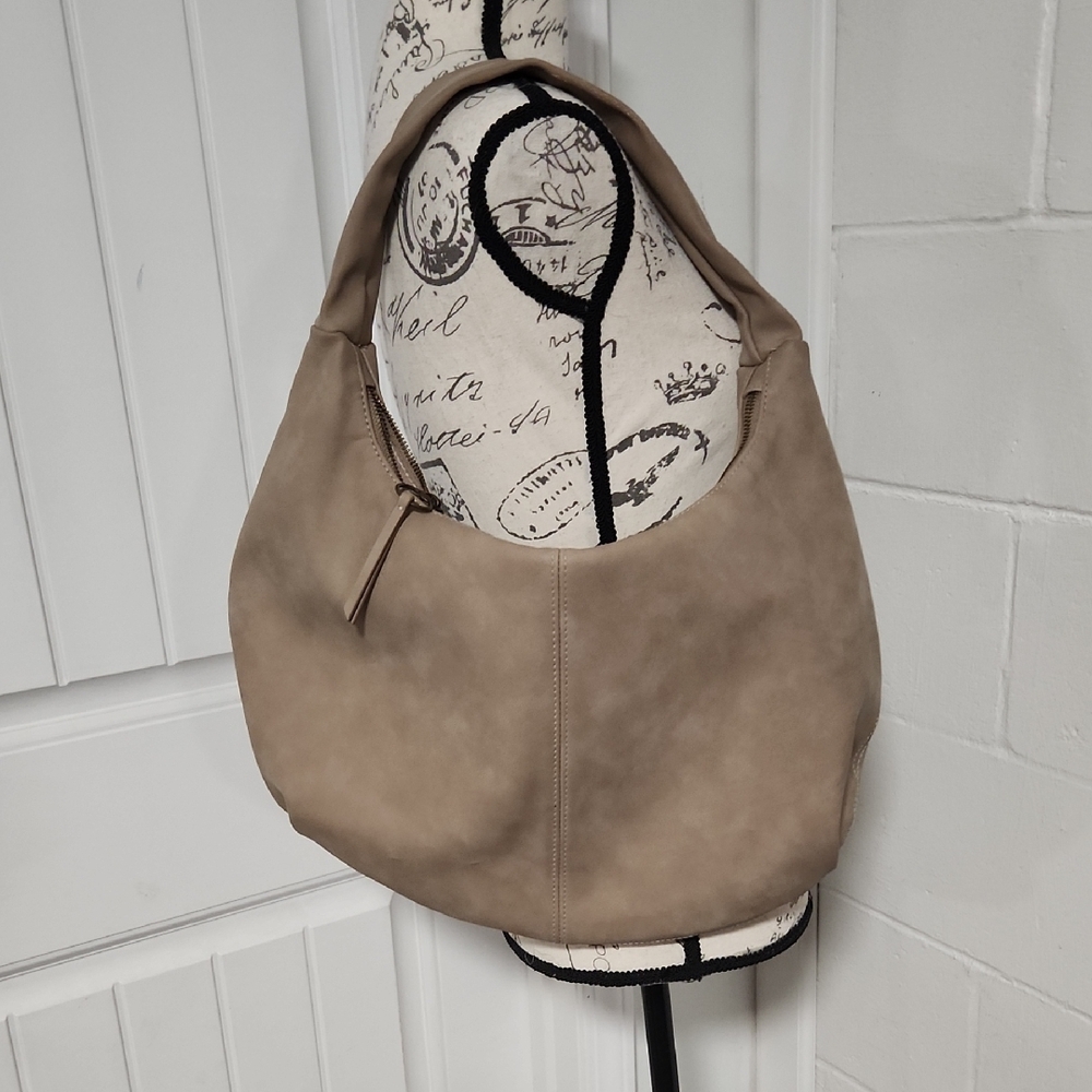 Universal Thread Tan Hobo Bag GUC